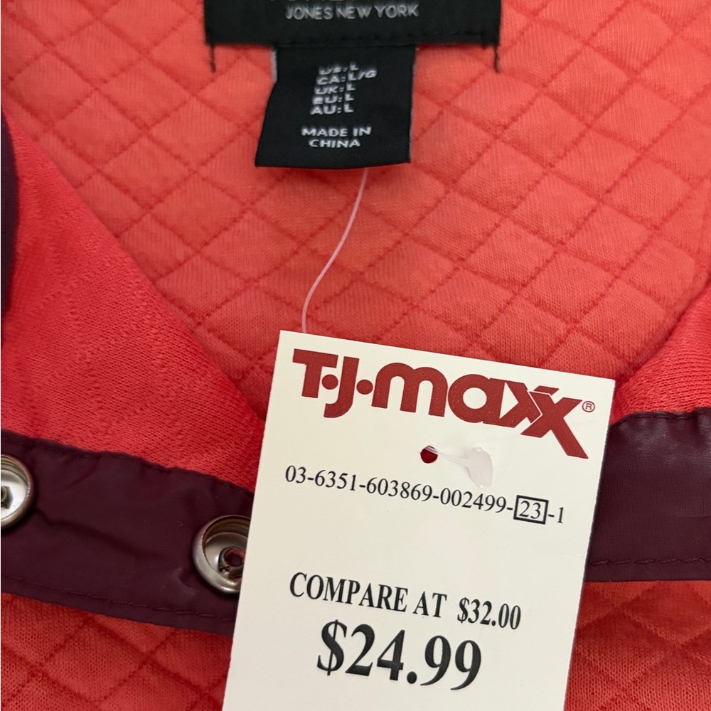Jones New York Coral Quilted Top with Dark Trim - Picture 2 of 2